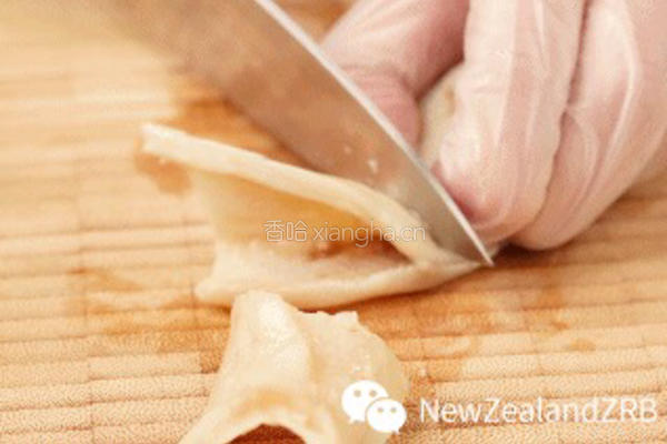 马蹄排骨新西兰花胶汤的做法图解1