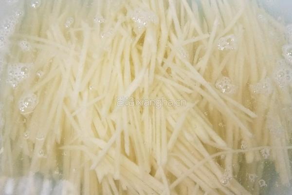 酸辣土豆丝的做法图解2