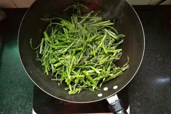 蒜香芦笋花的做法图解6