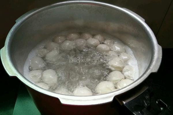 青菜丸子汤的做法图解3