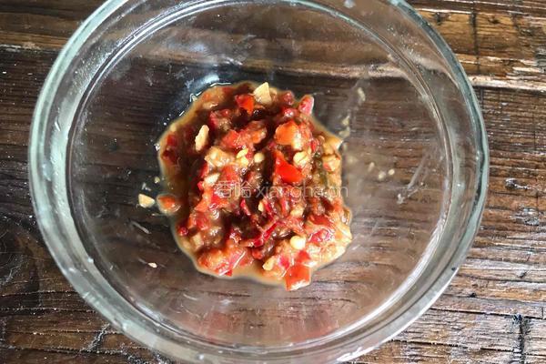 辣椒酱拌生菜的做法图解3