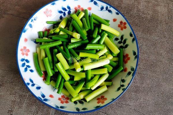 鲜蒜薹炒腊肠的做法图解5