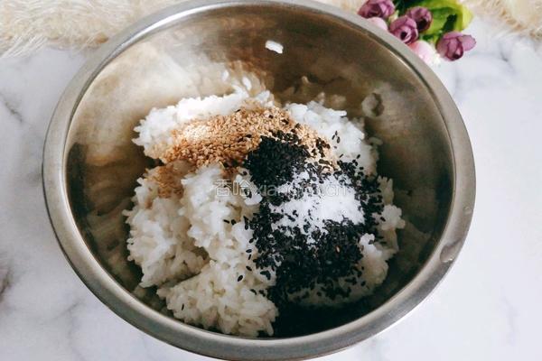 香煎芝麻饭团的做法图解5