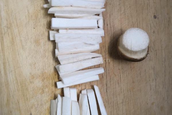 鲍菇炒蛋的做法图解1