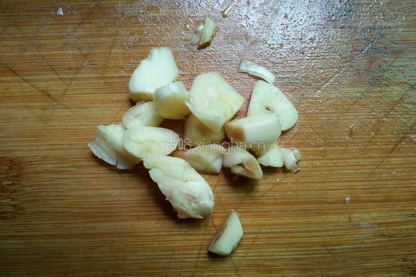 芹菜豆芽炒肉的做法图解2