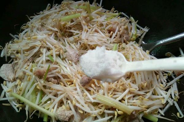 芹菜豆芽炒肉的做法图解6