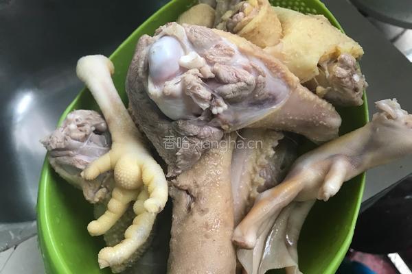 卤水鸭头、翅、爪的做法图解2