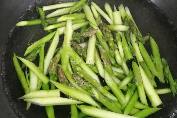 芦笋蕃茄炒蛋的做法图解7