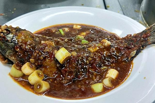 豆瓣鲫鱼的做法图解10
