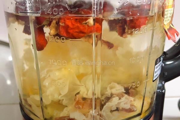 红枣桂圆银耳羹（养颜汤）的做法图解5