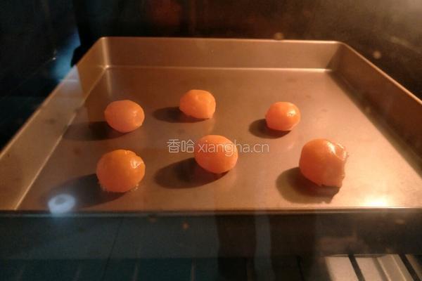 不用醒面的蛋黄酥 的做法图解1