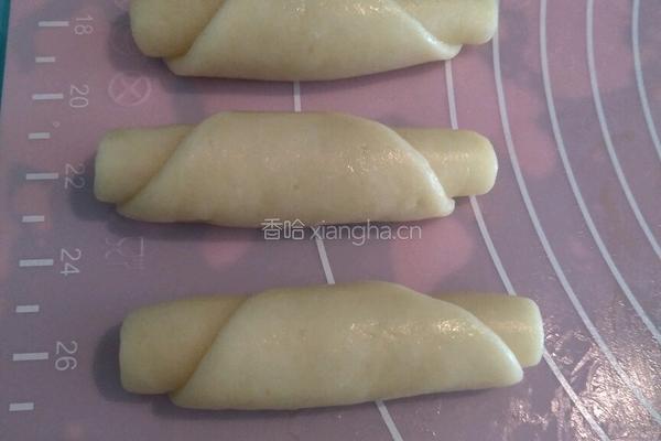 不用醒面的蛋黄酥 的做法图解9