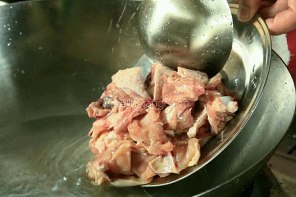 黄焖鸡块的做法图解3