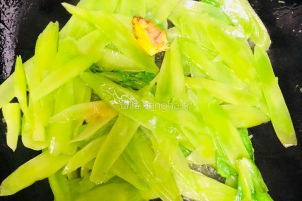 清炒莴笋和莴笋叶的做法图解4