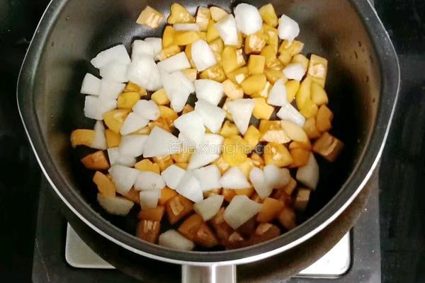 枇杷雪梨水 (宝宝辅食）的做法图解3