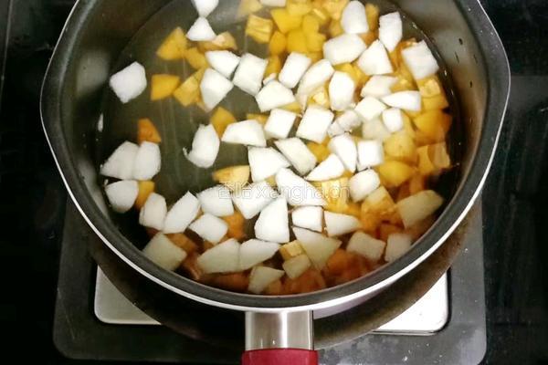 枇杷雪梨水 (宝宝辅食）的做法图解4