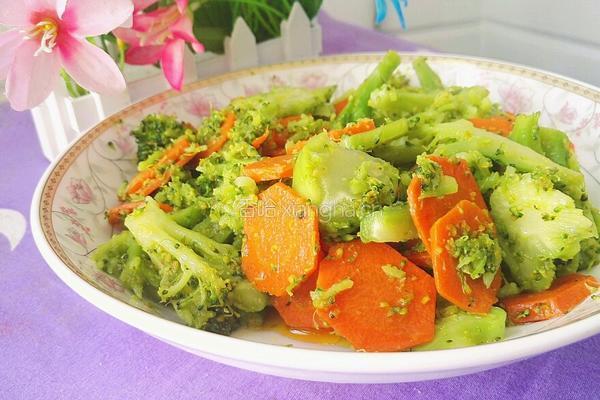 胡萝卜炒西兰花