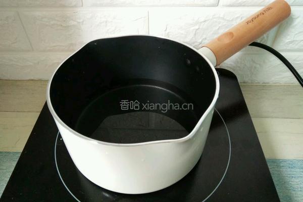 龙眼干红枣枸杞汤的做法图解3
