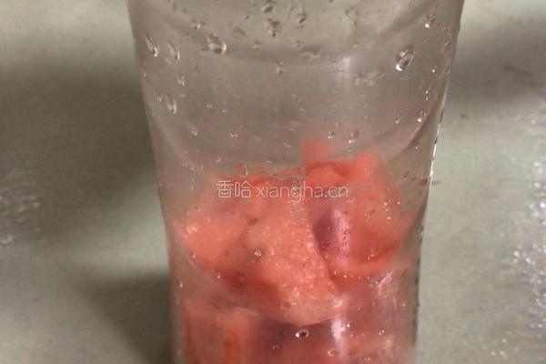 西瓜奶昔的做法图解3