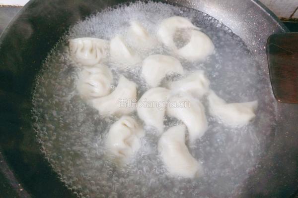芹菜猪肉馅饺子的做法图解18