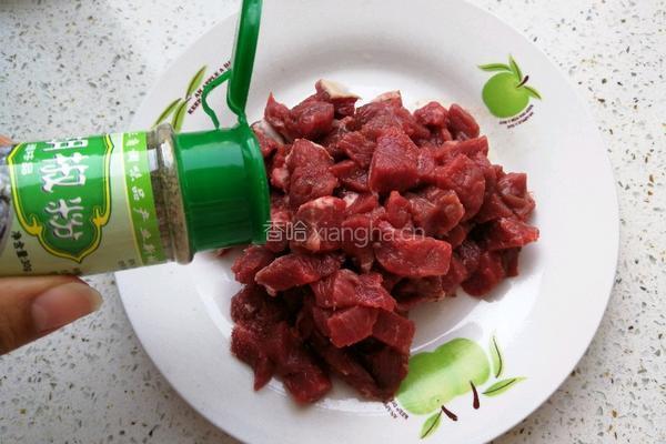 火龙果燕麦牛肉粒的做法图解4