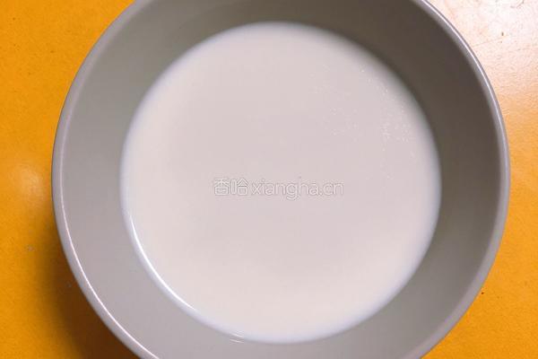 泰式椰浆芒果糯米饭的做法图解2