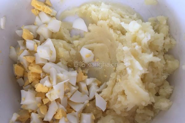牛油果鸡蛋沙拉的做法图解2