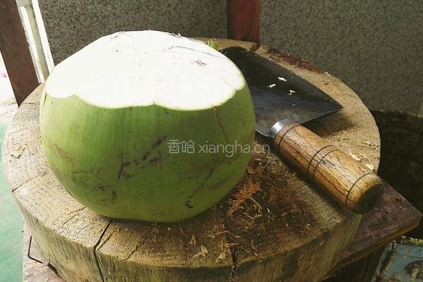 椰子香菇鸡汤的做法图解2