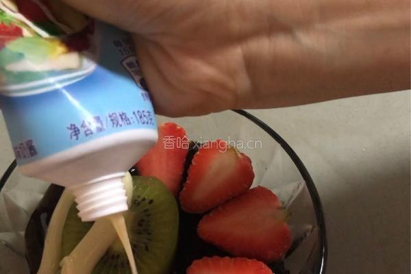 炼奶水果龟苓膏的做法图解12