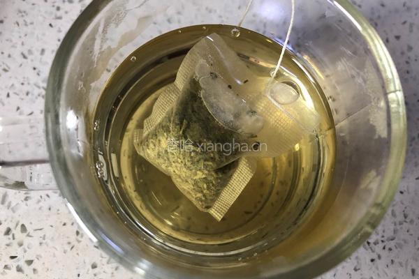 菠萝水果茶的做法图解1