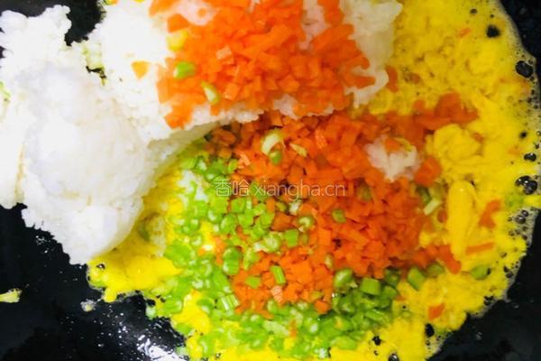 鸡蛋炒饭的做法图解2