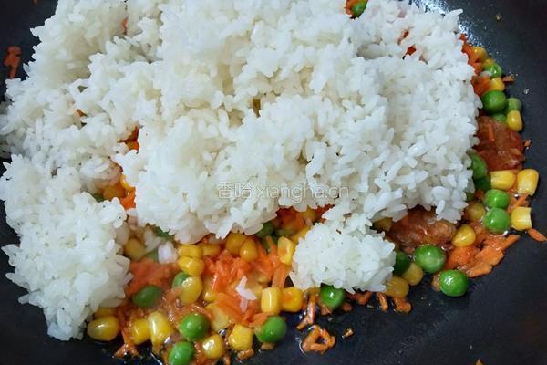 菠萝炒饭的做法图解9