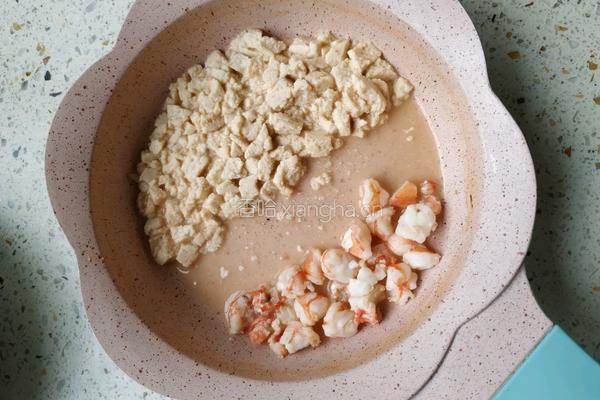 虾仁豆腐鸡蛋羹（宝宝辅食8加）的做法图解1