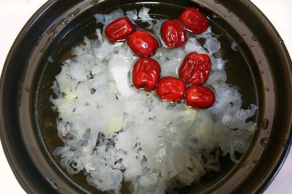 红枣木瓜炖银耳的做法图解6