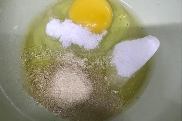 黑芝麻电饭锅面包的做法图解1