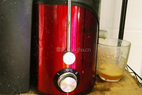 香蕉苹果椰子汁的做法图解2