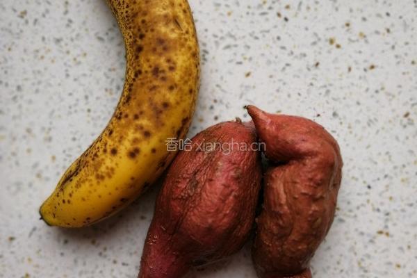 香蕉红薯羹的做法图解1