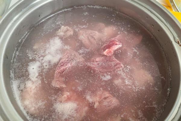 家常土豆炖牛肉的做法图解2