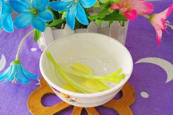 火龙果白灼虾的做法图解3