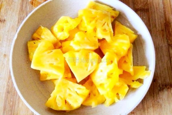 菠萝罐头的做法图解2