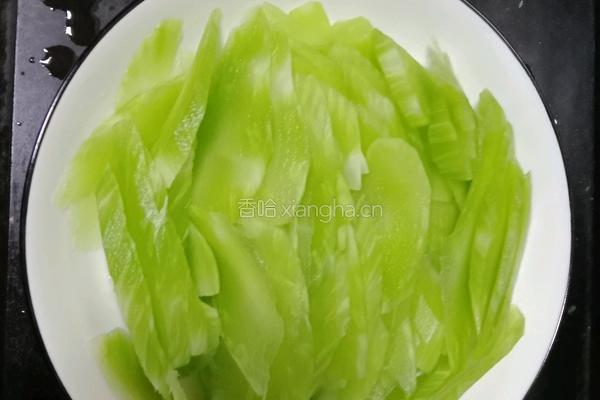清炒莴苣的做法图解3