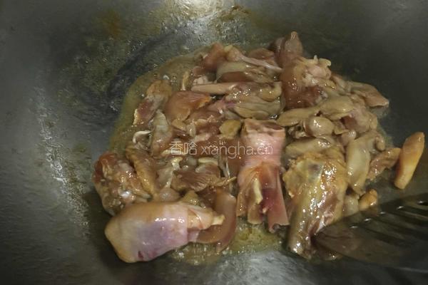 茶树菇焖鸡肉的做法图解4