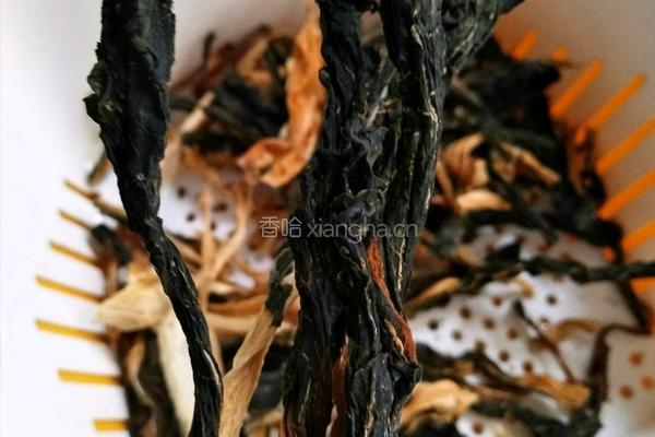 黄豆菜干猪骨汤的做法图解1