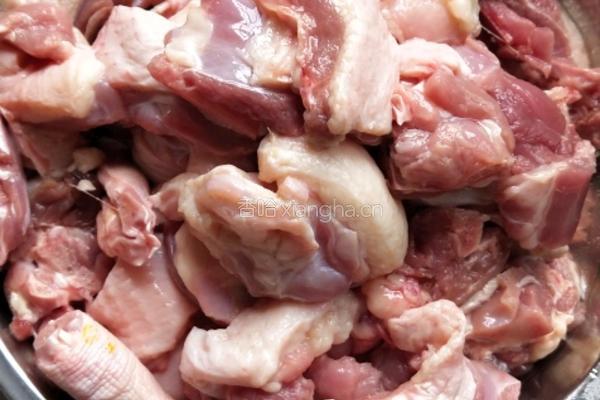 闷鸭肉的做法图解1