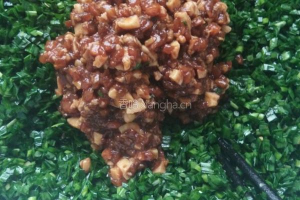 韭菜水饺的做法图解2