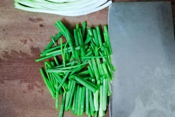 葱油拌面 #格林的懒人美食日记# 的做法图解1