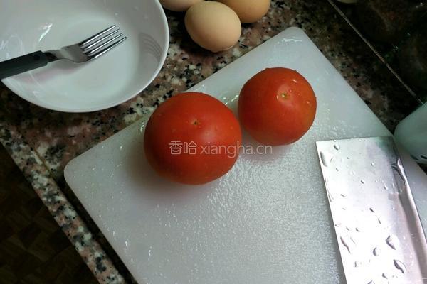 番茄鸡蛋蔬菜面的做法图解1