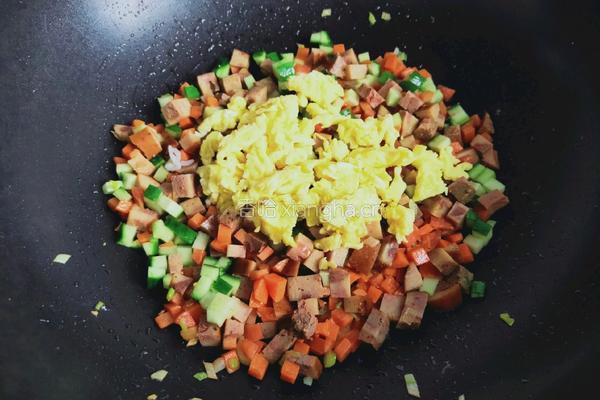 鹅肝肠炒饭的做法图解8
