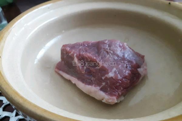 油淋葱香牛肉的做法图解1