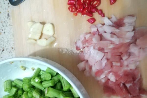 长豆角炒肉的做法图解2